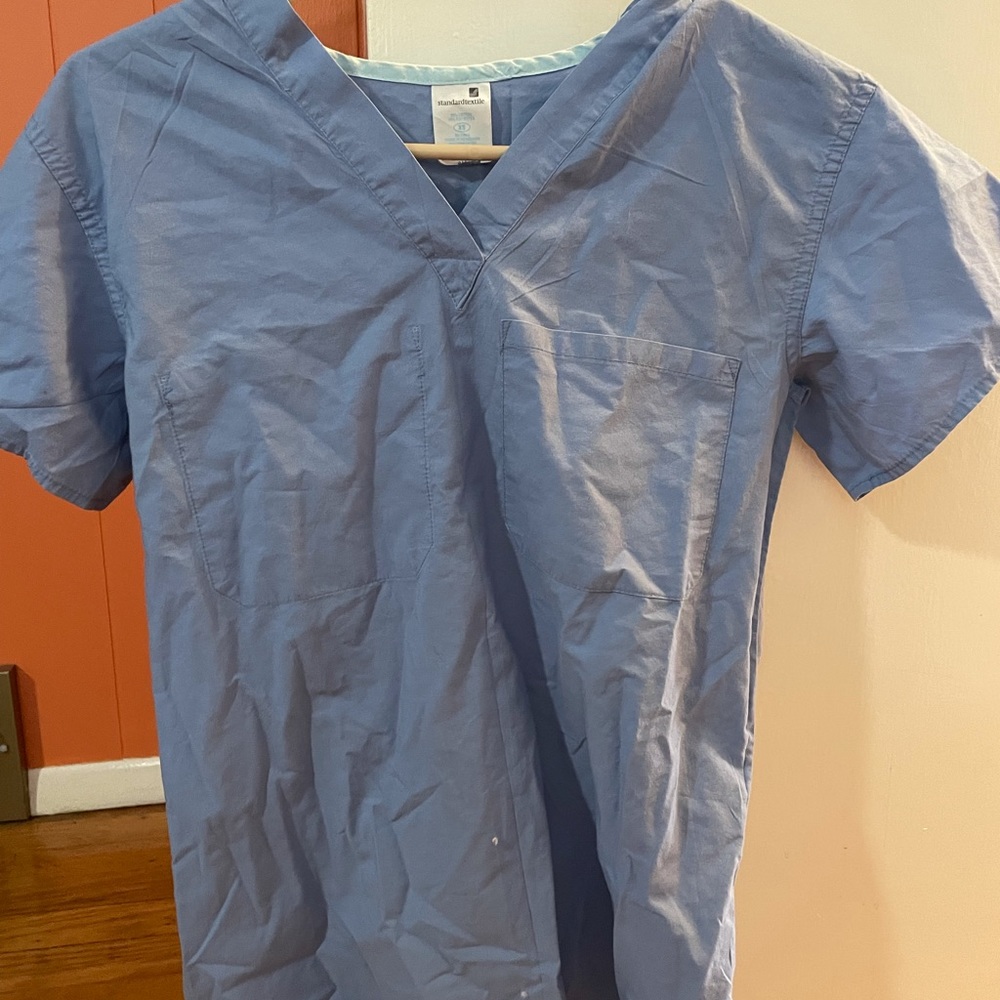 Standardtextile scrub shirt